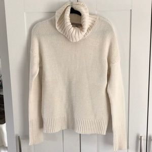 Gap sweater